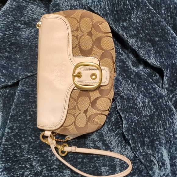 Coach Wristlet - Picture 1 of 6